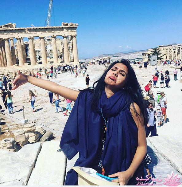 تنهایی ماه عسل رفتن یک عروس 